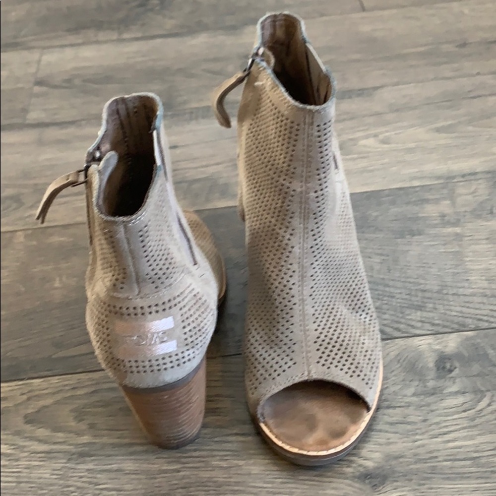 Open toe bootie